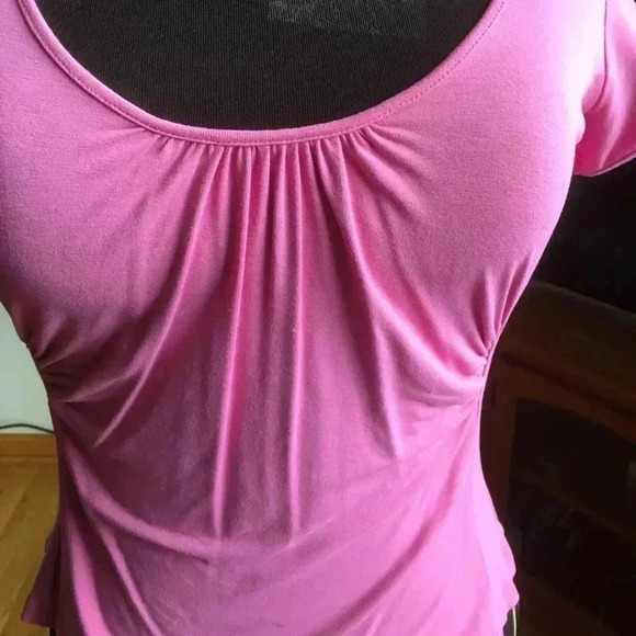 Pink top - Picture 3 of 4